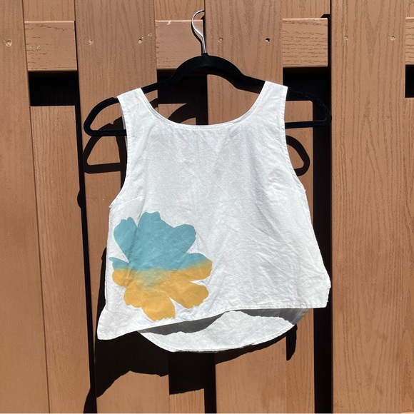 (✨ 3 for $15) Flower Linen Crop Top - Picture 1 of 3
